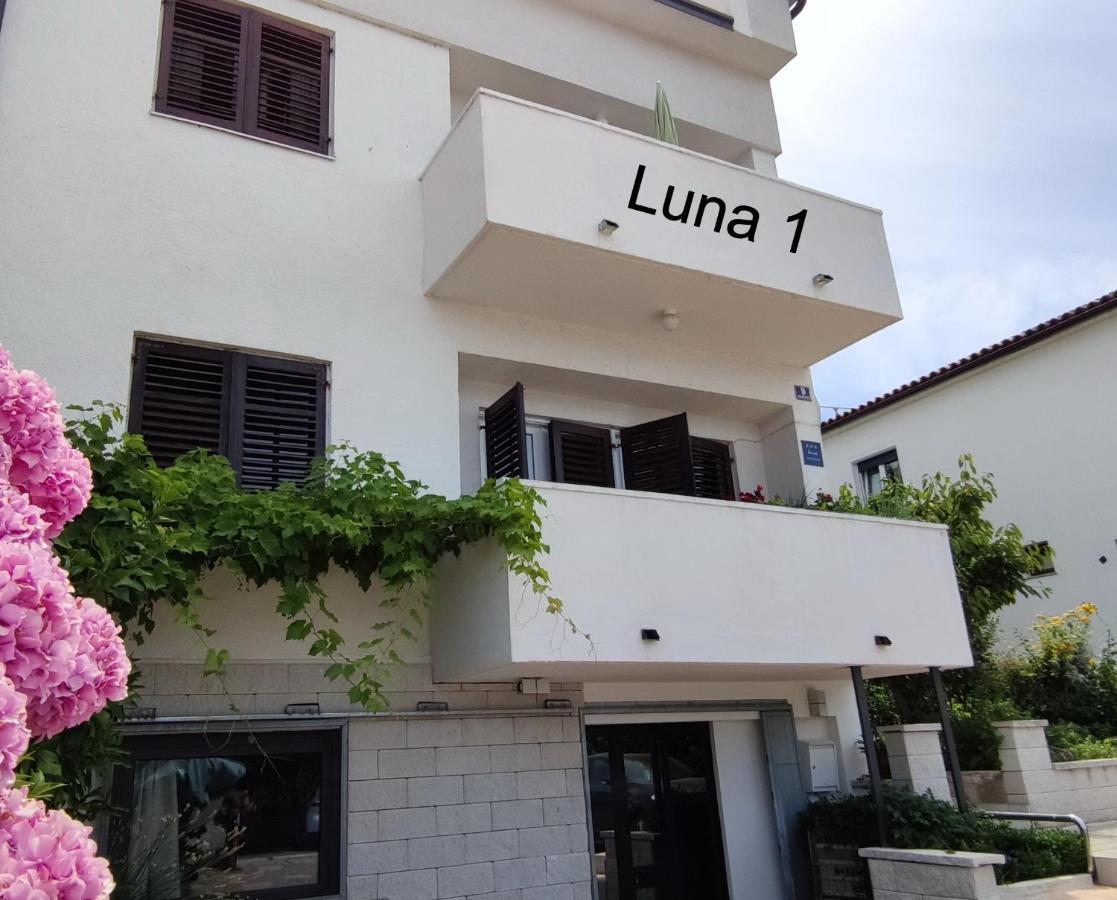 Luna 1 포레치 외부 사진